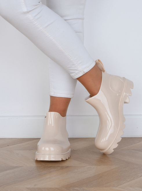 BEŻOWE DAMSKIE KRÓTKIE KALOSZE LAKIEROWANE WINSLOW 8