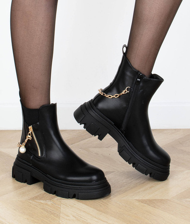 CZARNE SKÓRZANE BOTKI SZTYBLETY  Z ŁAŃCUCHEM ELLEN