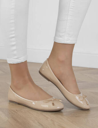 BEŻOWE BALERINKI PÓŁBUTY LAKIEROWANE Z KOKARDĄ OLENE