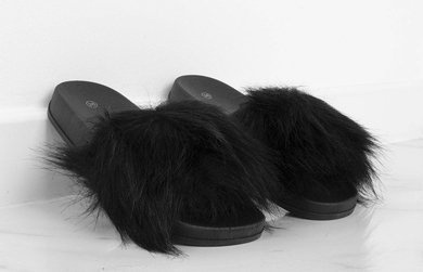 CZARNE KLAPKI Z FUTERKIEM MARLEN