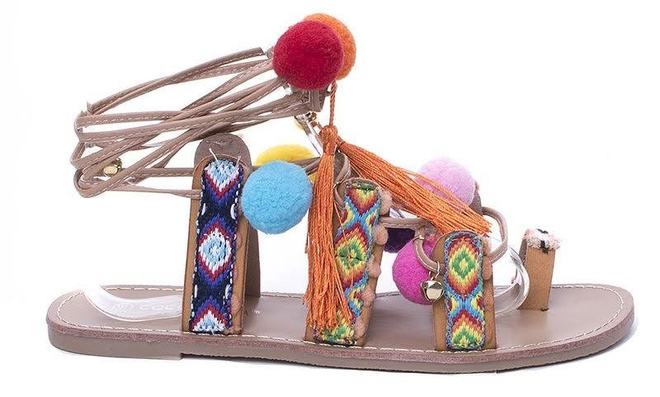 SZNUROWANE SANDAŁY JAPONKI Z POMPONAMI POMPONY 1