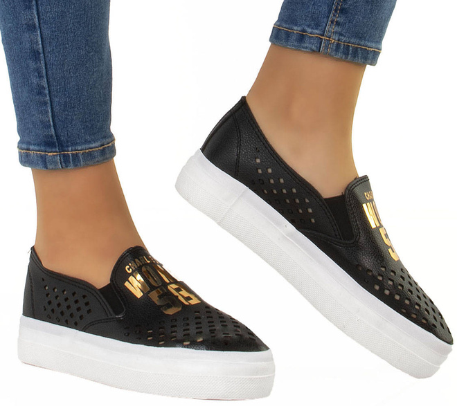 CZARNE TRAMPKI TENISÓWKI AŻUROWE SLIP ON  2