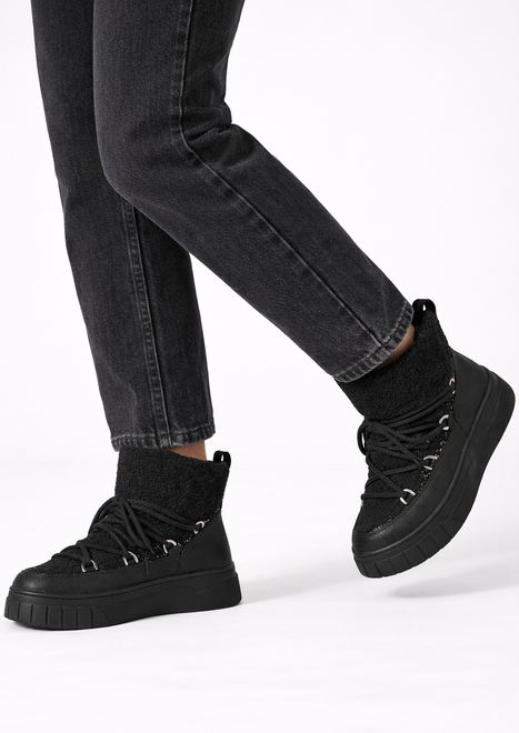 OCIEPLANE ŚNIEGOWCE BOTKI NA PLATFORMIE CZARNE CORINE 5