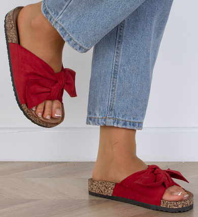 CZERWONE ZAMSZOWE KLAPKI Z KOKARDĄ ALISIA