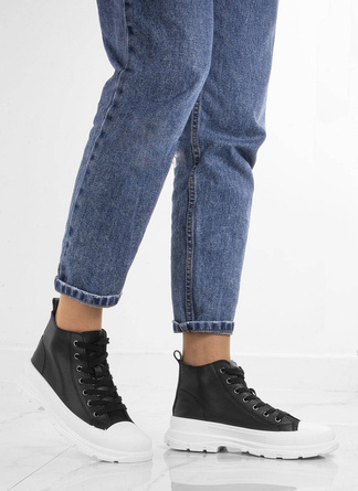 CZARNE SKÓRZANE TRAMPKI NA PLATFORMIE KANAKE