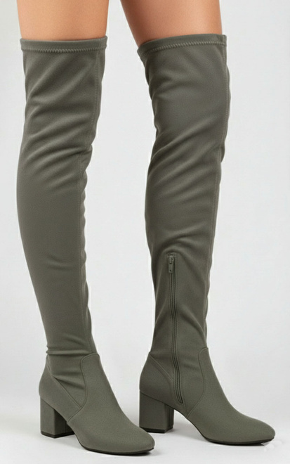 ZIELONE ZAMSZOWE KOZAKI ZA KOLANO NA SŁUPKU ZAMEK VLENI 4