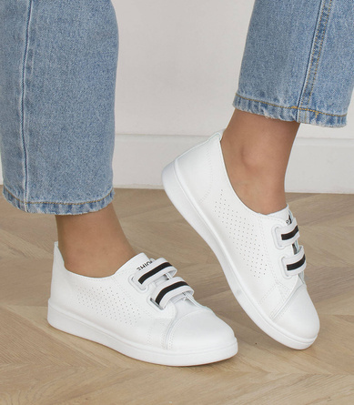 BIAŁE SNEAKERSY TRAMPKI KLASYCZNE SLIP ON TOKIO