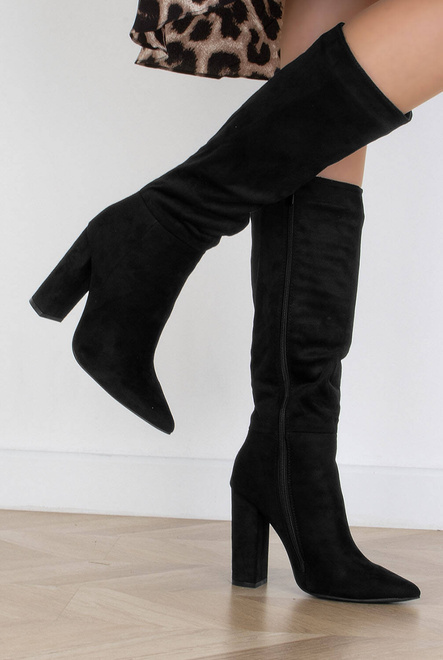 CZARNE ZAMSZOWE KOZAKI W SZPIC NA SŁUPKU LYNDA 7