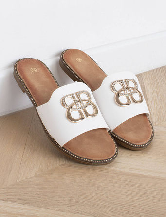 BIAŁE DAMSKIE SKÓRZANE KLAPKI ELEGANCKIE OZDOBA