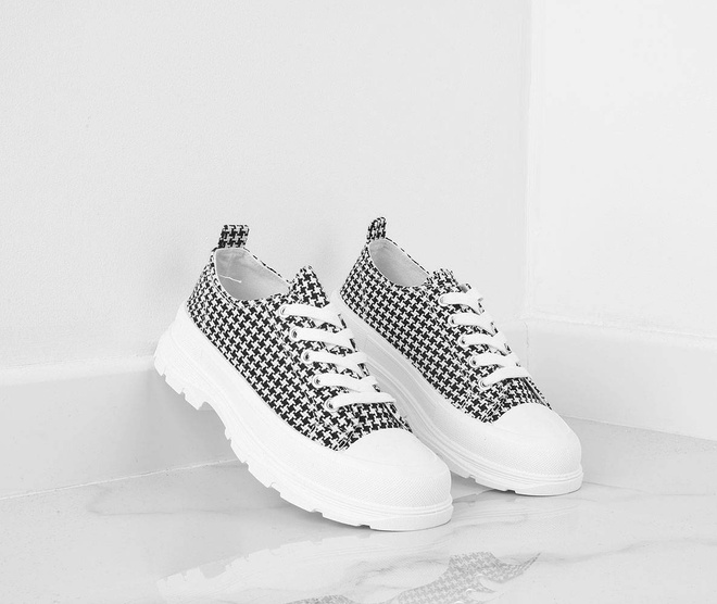 CZARNE NISKIE TRAMPKI BRIGITTA 10