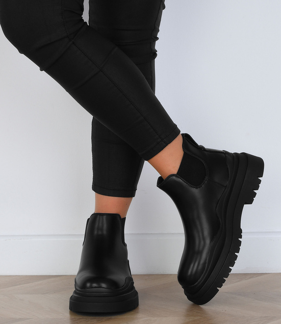 CZARNE BOTKI SKÓRZANE PLATFORMA WSUWANE DAZALA 8