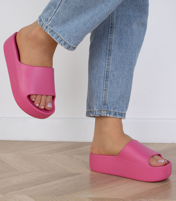 FUKSJA DAMSKIE GUMOWE KLAPKI NA GRUBEJ PODESZWIE EMBAR 5