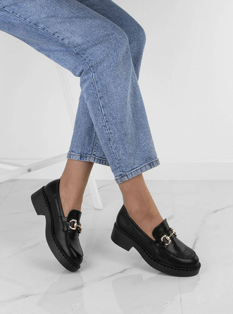 CZARNE MOKASYNY Z ŁAŃCUSZKIEM EKOSKÓRA MIA