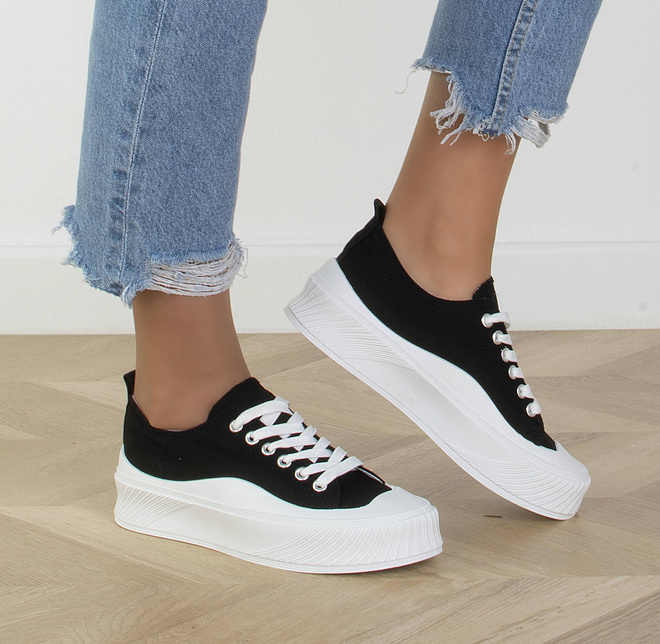 CZARNE TRAMPKI NA GRUBEJ PODESZWIE BIBI 5