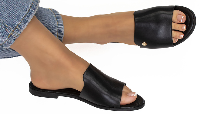 CZARNE KLASYCZNE KLAPKI WSUWANE DAMSKIE SKÓRZANE VERICIA 4