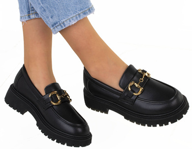 CZARNE MOKASYNY MATOWE Z ŁAŃCUCHEM KARA