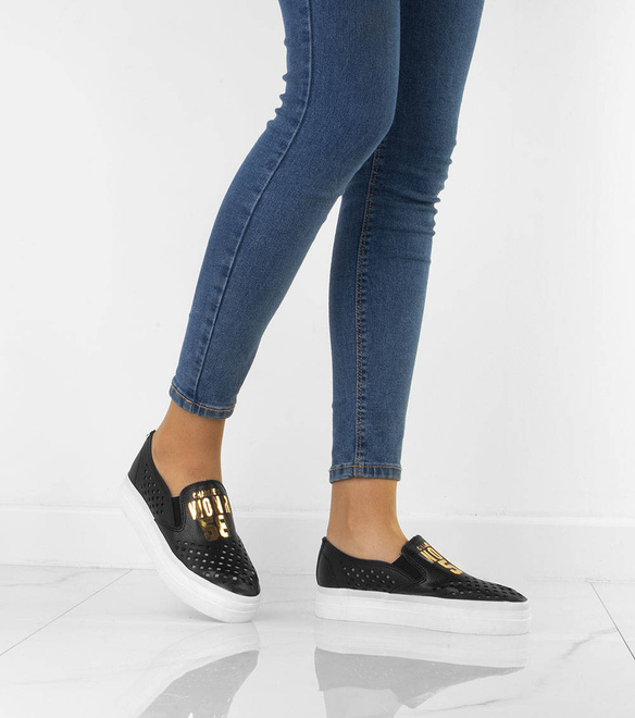 CZARNE TRAMPKI TENISÓWKI AŻUROWE SLIP ON 