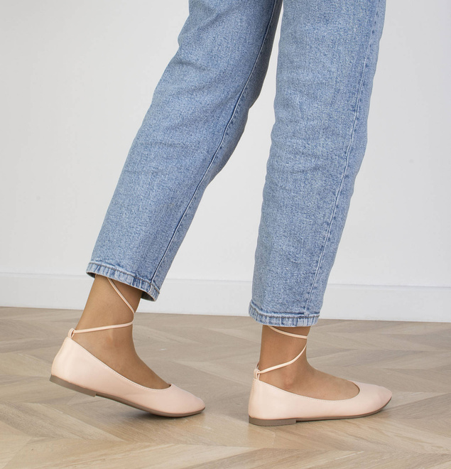 BEŻOWE KLASYCZNE BALERINKI Z WIĄZANIEM CANRA 5