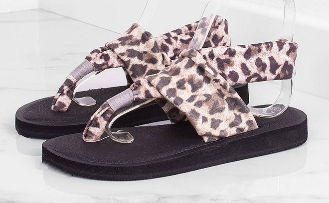 PIANKOWE SANDAŁY W PANTERKĘ OLDE 3