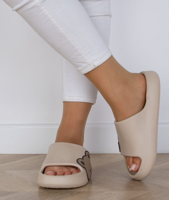 BEŻOWE DAMSKIE PIANKOWE KLAPKI MIŚ ASHBY 6