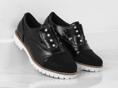 CZARNE WSUWANE PÓŁBUTY NESTI