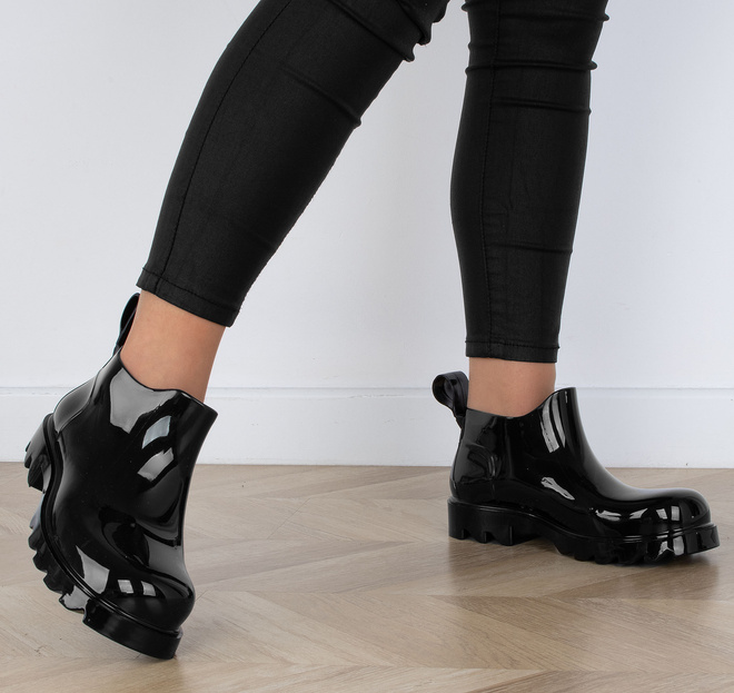 CZARNE DAMSKIE KRÓTKIE KALOSZE LAKIEROWANE WINSLOW 6