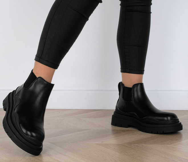 CZARNE BOTKI SKÓRZANE PLATFORMA WSUWANE DAZALA 6