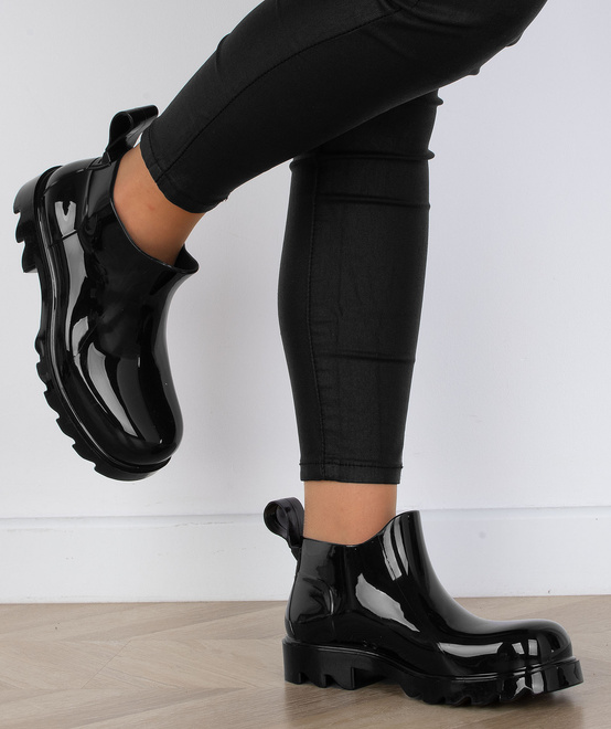 CZARNE DAMSKIE KRÓTKIE KALOSZE LAKIEROWANE WINSLOW