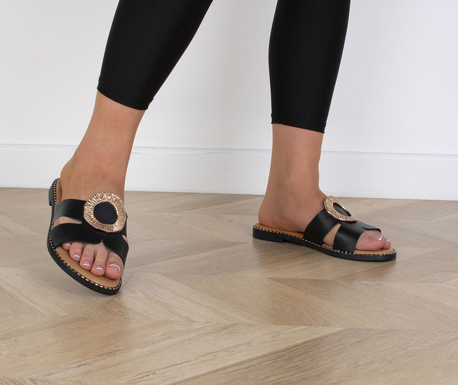 CZARNE DAMSKIE SKÓRZANE KLAPKI ELEGANCKIE OZDOBA JUSTA