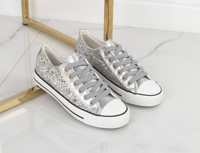 SREBRNE KLASYCZNE NISKIE TRAMPKI DAMSKIE  