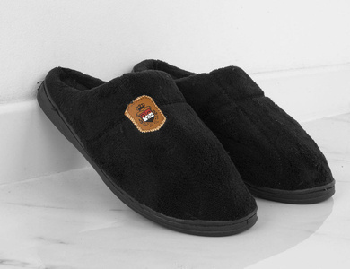CZARNE MĘSKIE OCIEPLANE KAPCIE KLAPKI