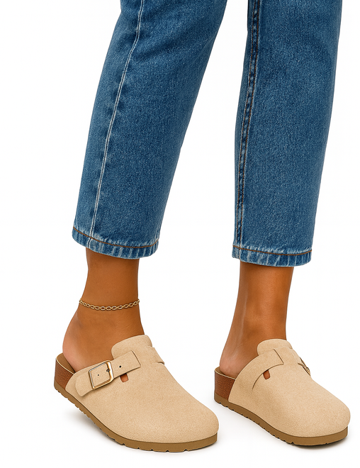 BEŻOWE KLAPKI Z KLAMRAMI ZAMSZOWE NA KORKU MOROKI