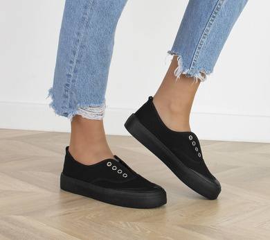 CZARNE TRAMPKI NA GRUBEJ PODESZWIE BLANI