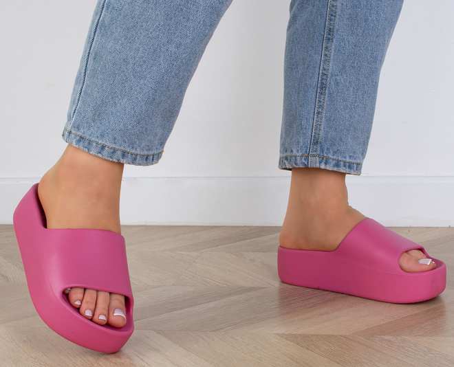 FUKSJA DAMSKIE GUMOWE KLAPKI NA GRUBEJ PODESZWIE EMBAR 6