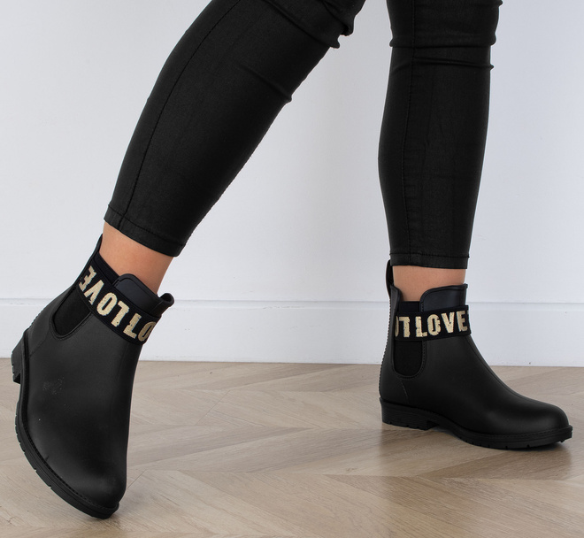 KRÓTKIE LAKIEROWANE KALOSZE Z GUMĄ 6