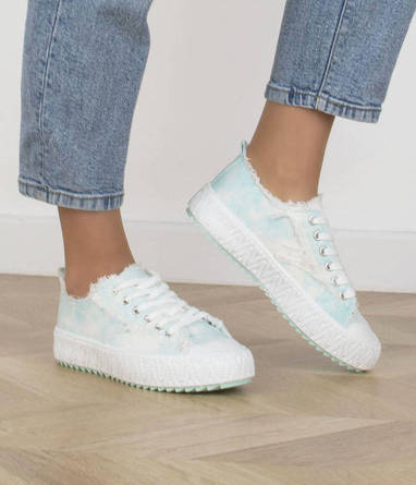 NIEBIESKIE TRAMPKI NA GRUBEJ PODESZWIE PETULA