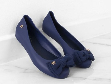 GRANATOWE GUMOWE BALERINKI Z KOKARDĄ GRESE