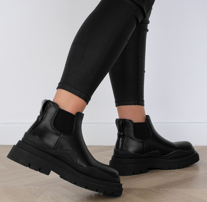 CZARNE BOTKI SKÓRZANE PLATFORMA WSUWANE DAZALA 7