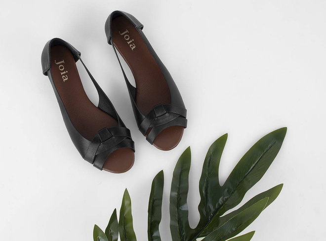 CZARNE SANDAŁY NA NISKIM KOTURNIE MILA