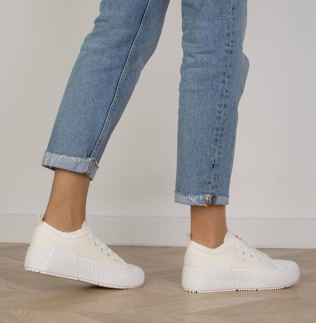 KREMOWE TRAMPKI NA GRUBEJ PODESZWIE HINA 6