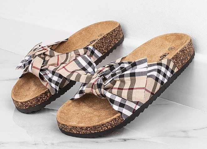 BEŻOWE KLAPKI W KRATKĘ NA KORKU MODDI