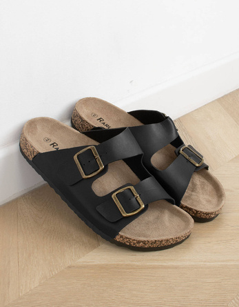 CZARNE KLAPKI MĘSKIE SKÓRZANE Z KLAMRĄ