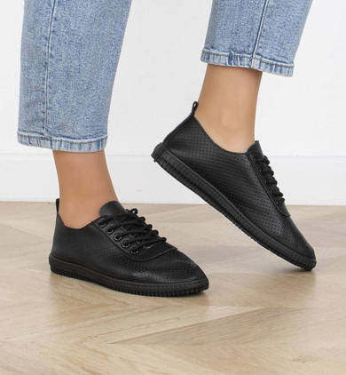 CZARNE TRAMPKI TENISÓWKI SKÓRZANE