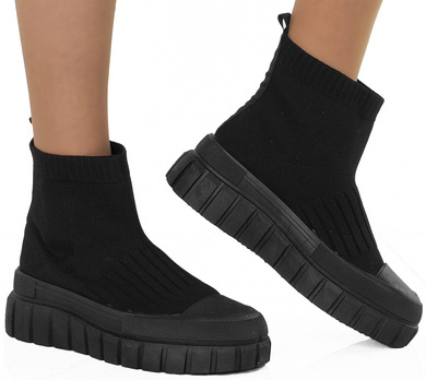 CZARNE BOTKI Z ELASTYCZNĄ CHOLEWKĄ PLATFORMA