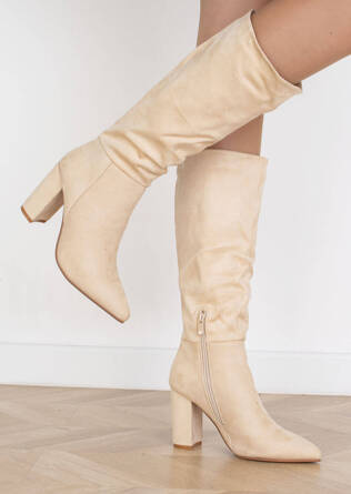 BEŻOWE ZAMSZOWE KOZAKI W SZPIC NA SŁUPKU GIANNA