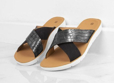 CZARNE SKÓRZANE KLAPKI FERRA