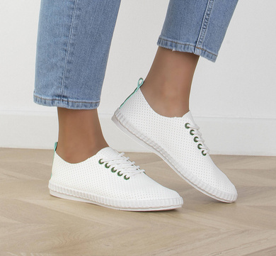 BIAŁE SKÓRZANE AŻUROWE TRAMPKI SARINE