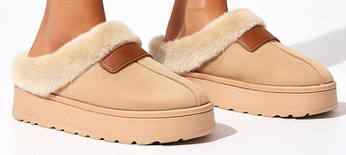 BEŻOWE KAPCIE OCIEPLANE NA GRUBEJ PODESZWIE WSUWANE CALVIRA