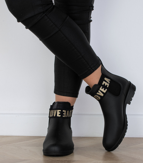 KRÓTKIE LAKIEROWANE KALOSZE Z GUMĄ 7