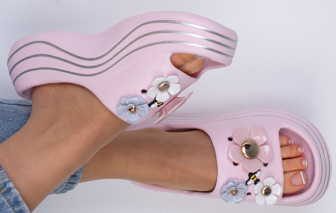 RÓŻOWE LEKKIE KLAPKI SANDAŁY Z OZDOBAMI MARIKA 4
